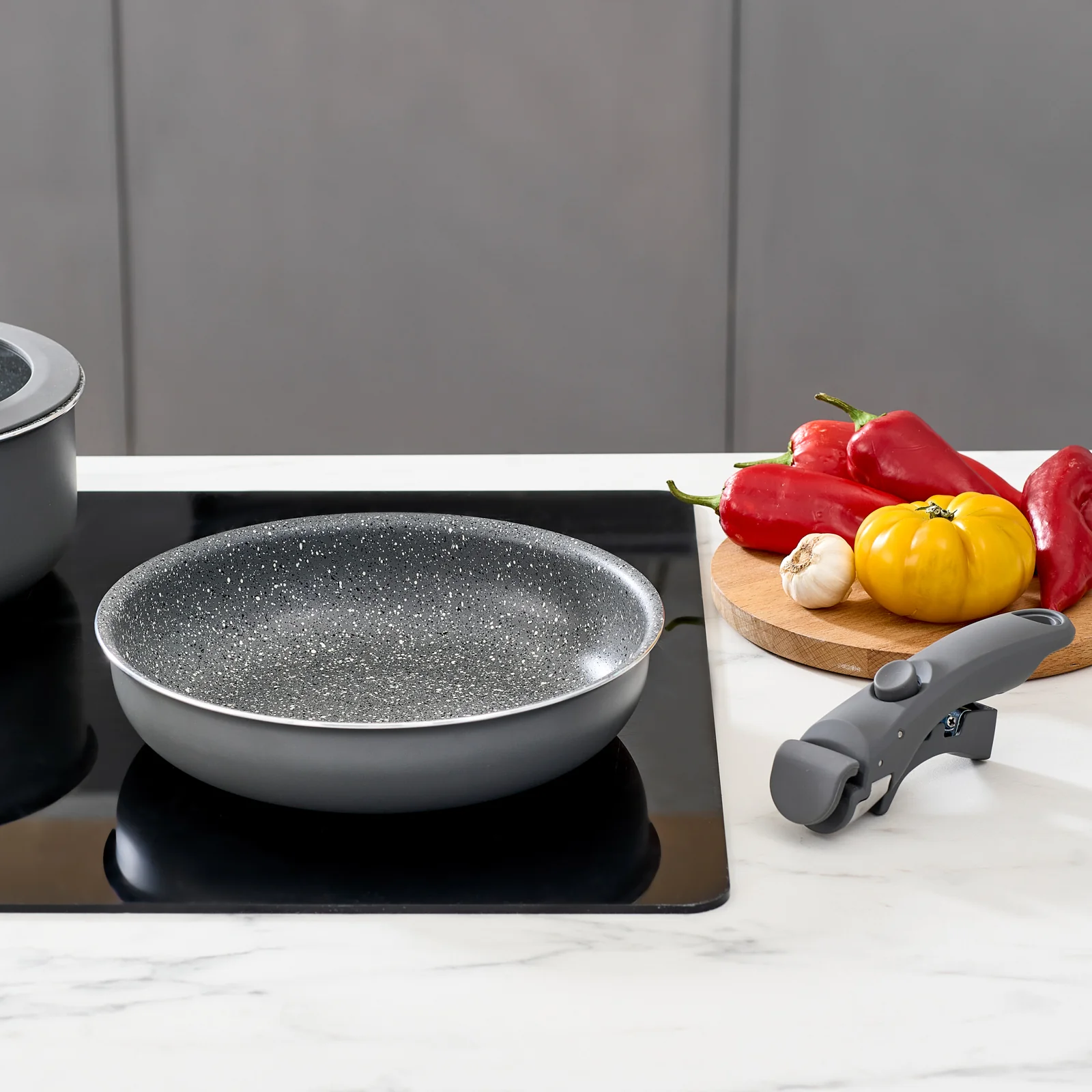 Karaca Comfort 6-Piece Induction Non-Stick Detachable Cookware Set, Black - Image 10