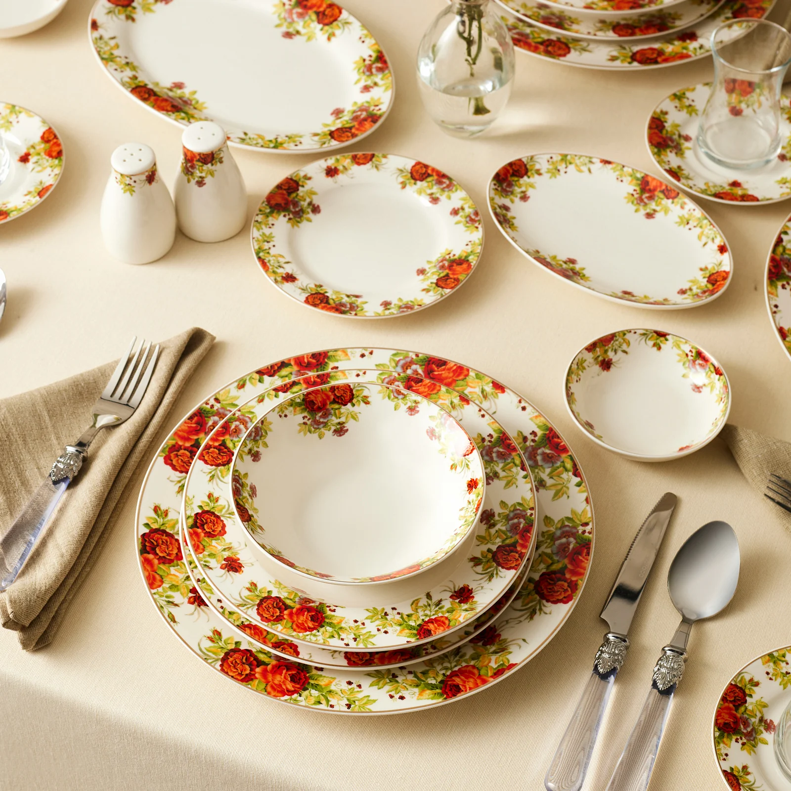 Karaca Elegance Bone China Montebello 60-Piece Dinner & Serveware Set for 8 People, Gold - Image 3