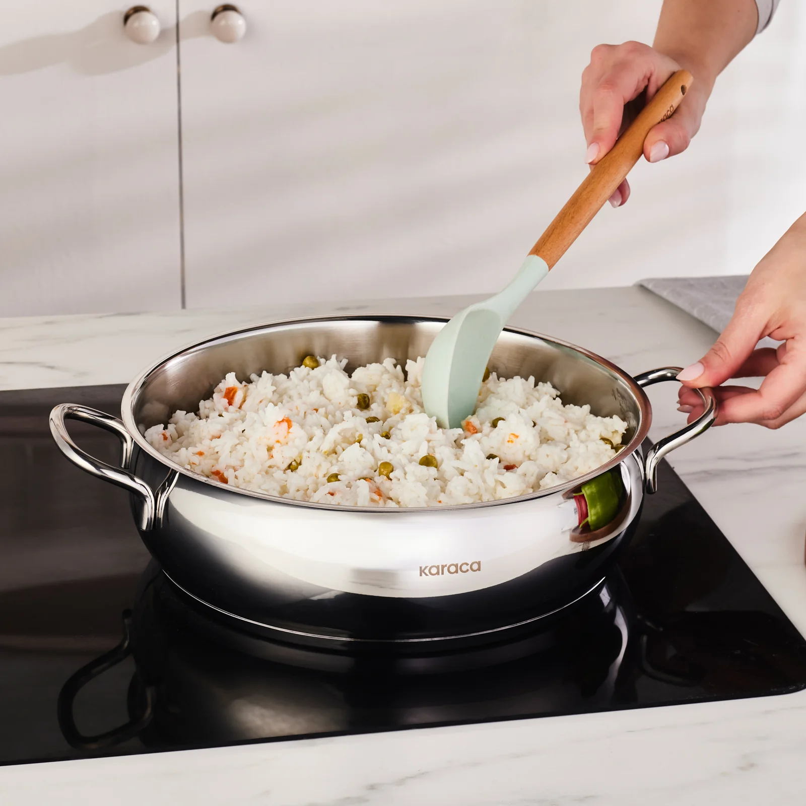 Karaca Emirgan Stainless Steel Shallow Casserole with Lid, 30cm, Silver - Image 3