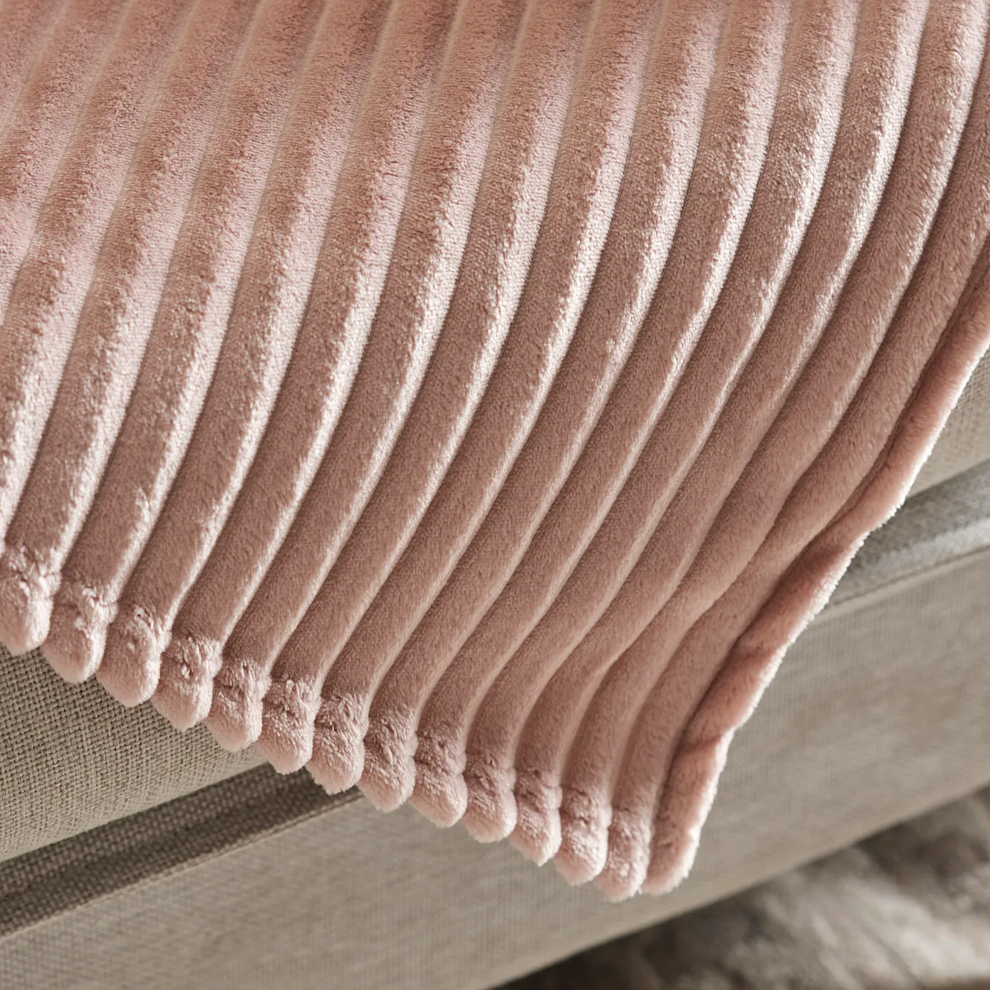 Karaca Ruby Stripe Wellsoft Blanket, Single, Pink - Image 2